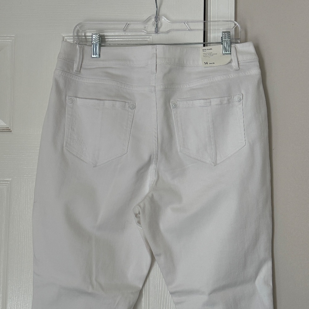 Brand New J. Jill Kick Flare White Jeans Size 14 Petite P Ankle length Raw Hem - Picture 3 of 8